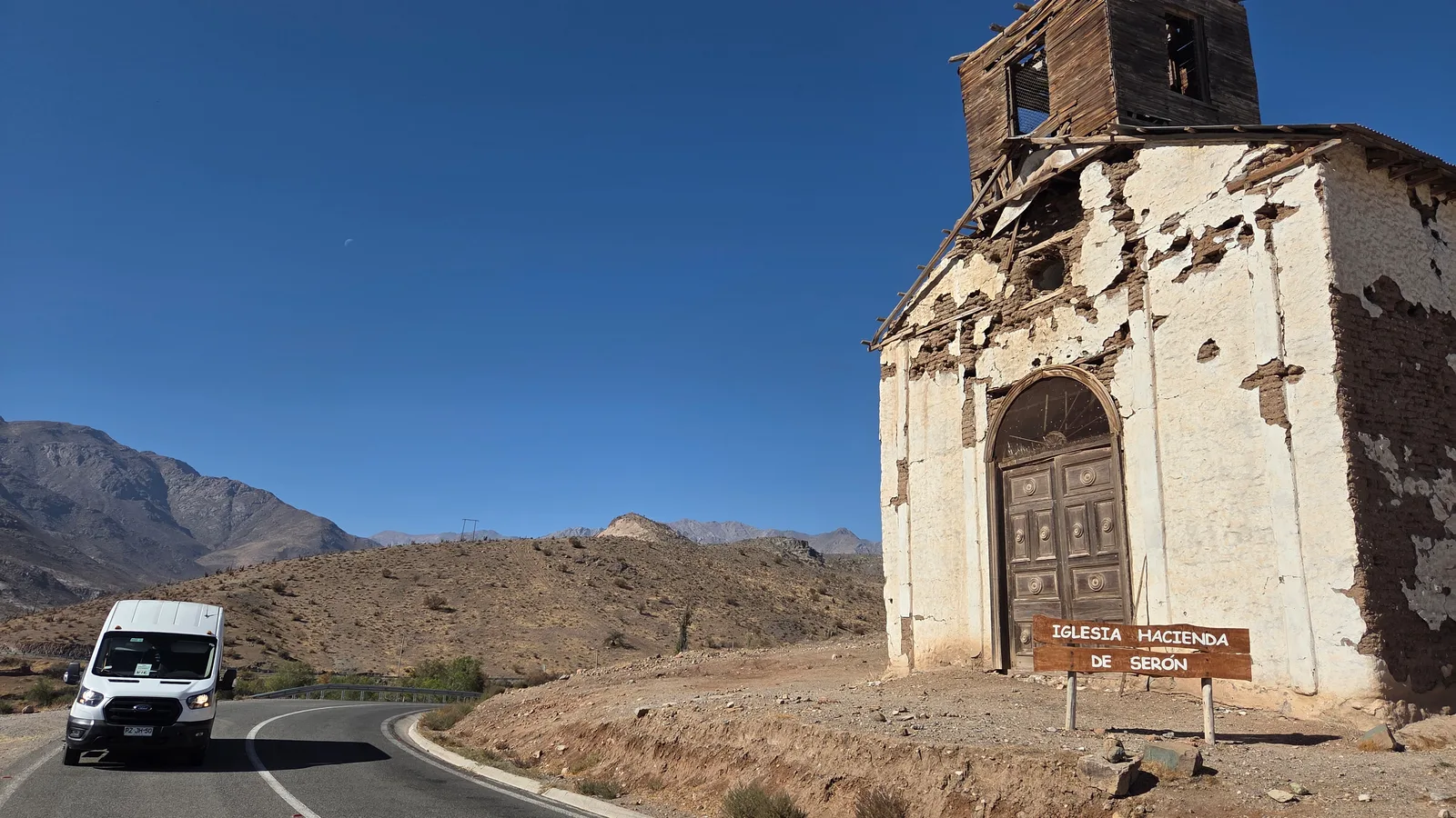 Vista iglesia de Seron Río hurtado